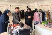 بازدید رییس آموزش و پرورش استثنایی استان یزد از نمایشگاه فروش محصولات آموزشی و هنری دانش آموزان آموزشگاه جسمی حرکتی شهوازیان 